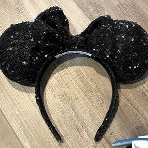 Used but never worn by me. Black sequins Minnie Mouse ears! Excellent condition